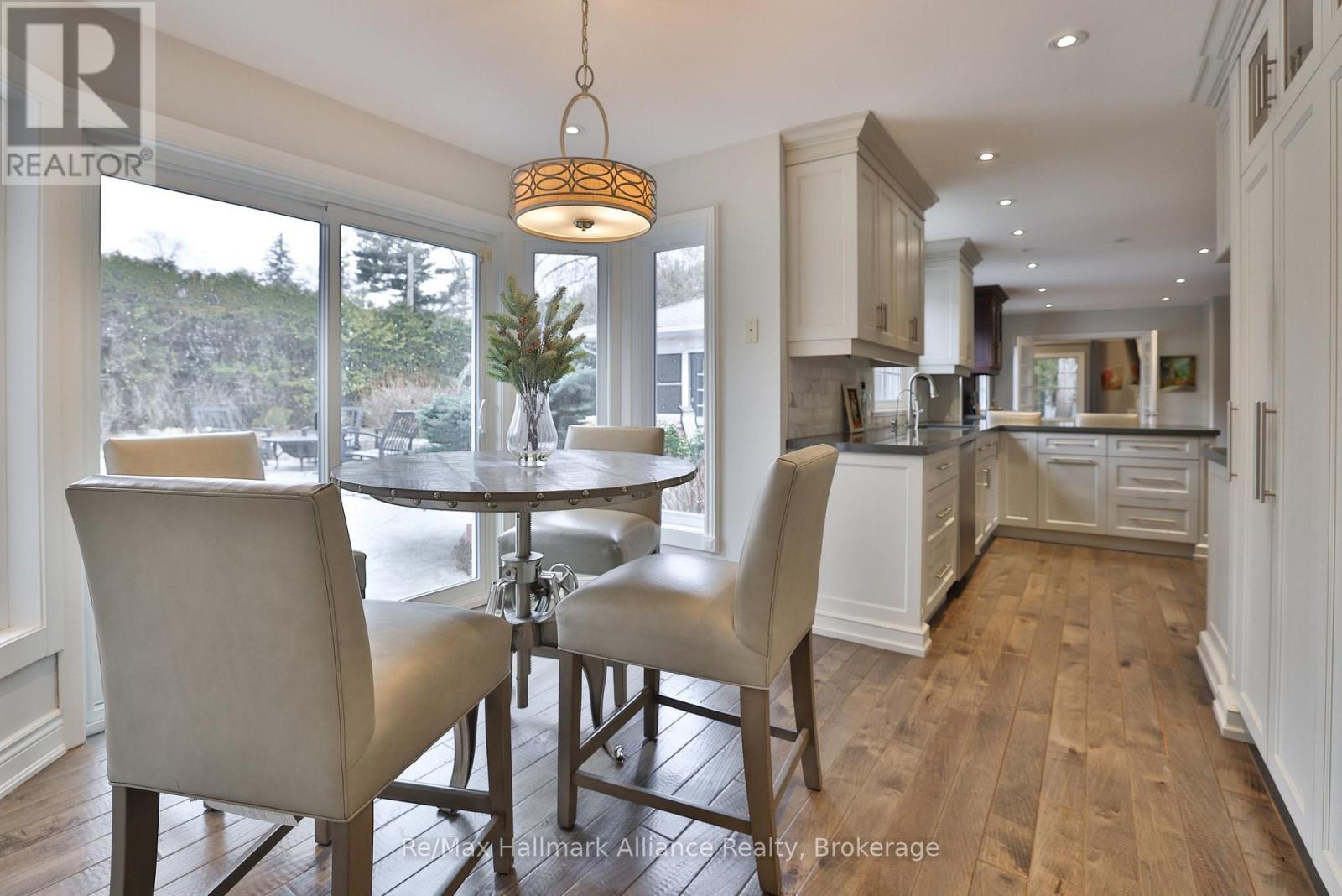 1335 Cambridge Drive, Oakville, Ontario  L6J 1S4 - Photo 15 - W12899502