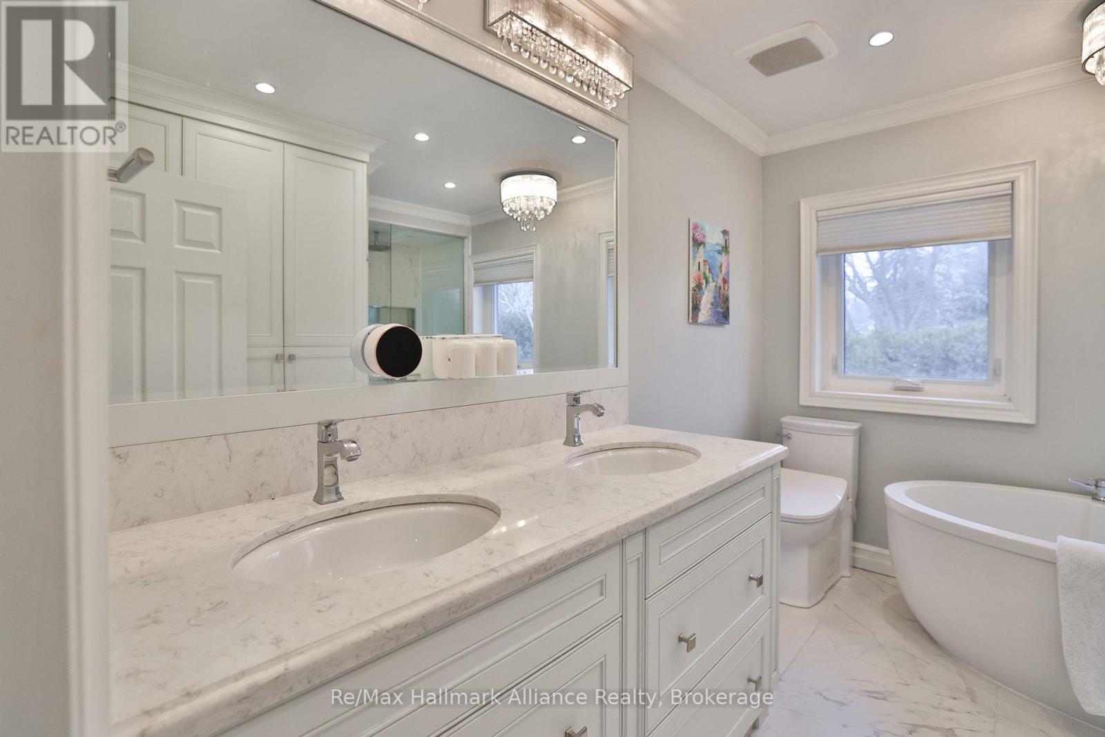 1335 Cambridge Drive, Oakville, Ontario  L6J 1S4 - Photo 29 - W12899502