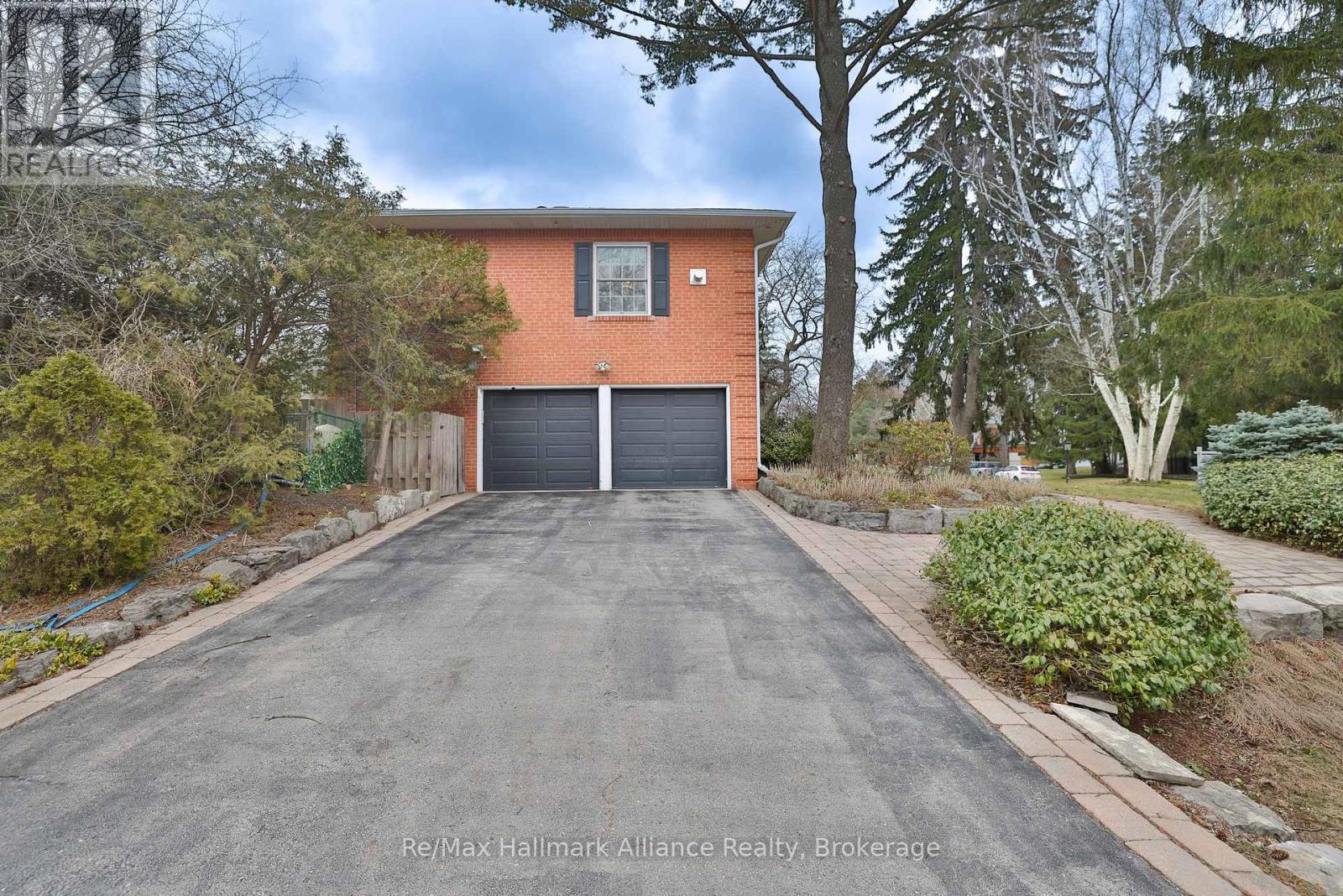 1335 Cambridge Drive, Oakville (Mo Morrison), Ontario  L6J 1S4 - Photo 49 - W12899502