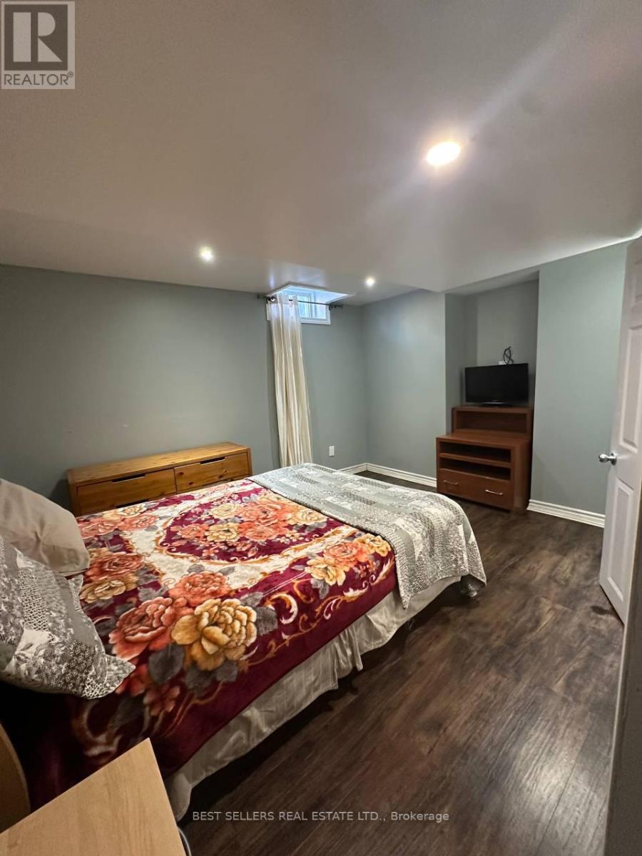 5861 Cozumel Drive, Mississauga, Ontario  L5M 6Y7 - Photo 10 - W12617434