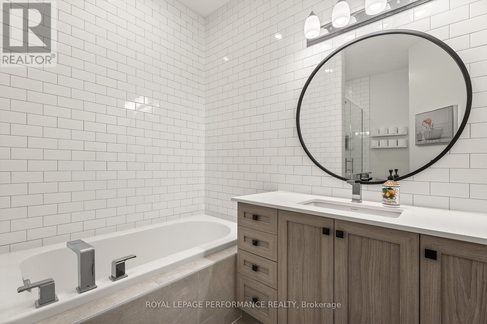 820 Ralph Hennessy Ave Avenue, Ottawa, Ontario  K1X 0E4 - Photo 12 - X12899594