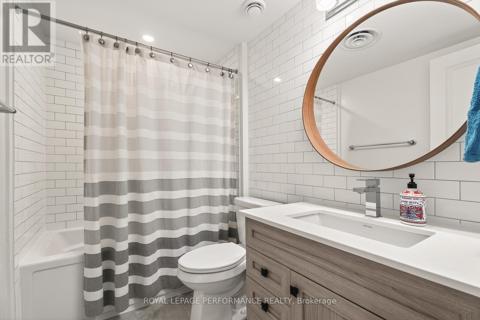 820 Ralph Hennessy Ave Avenue, Ottawa, Ontario  K1X 0E4 - Photo 17 - X12899594