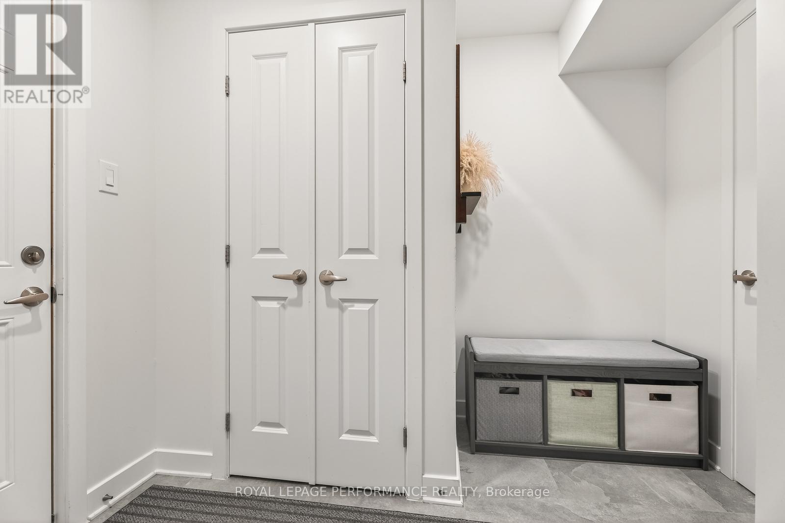 820 Ralph Hennessy Ave Avenue, Ottawa, Ontario  K1X 0E4 - Photo 18 - X12899594