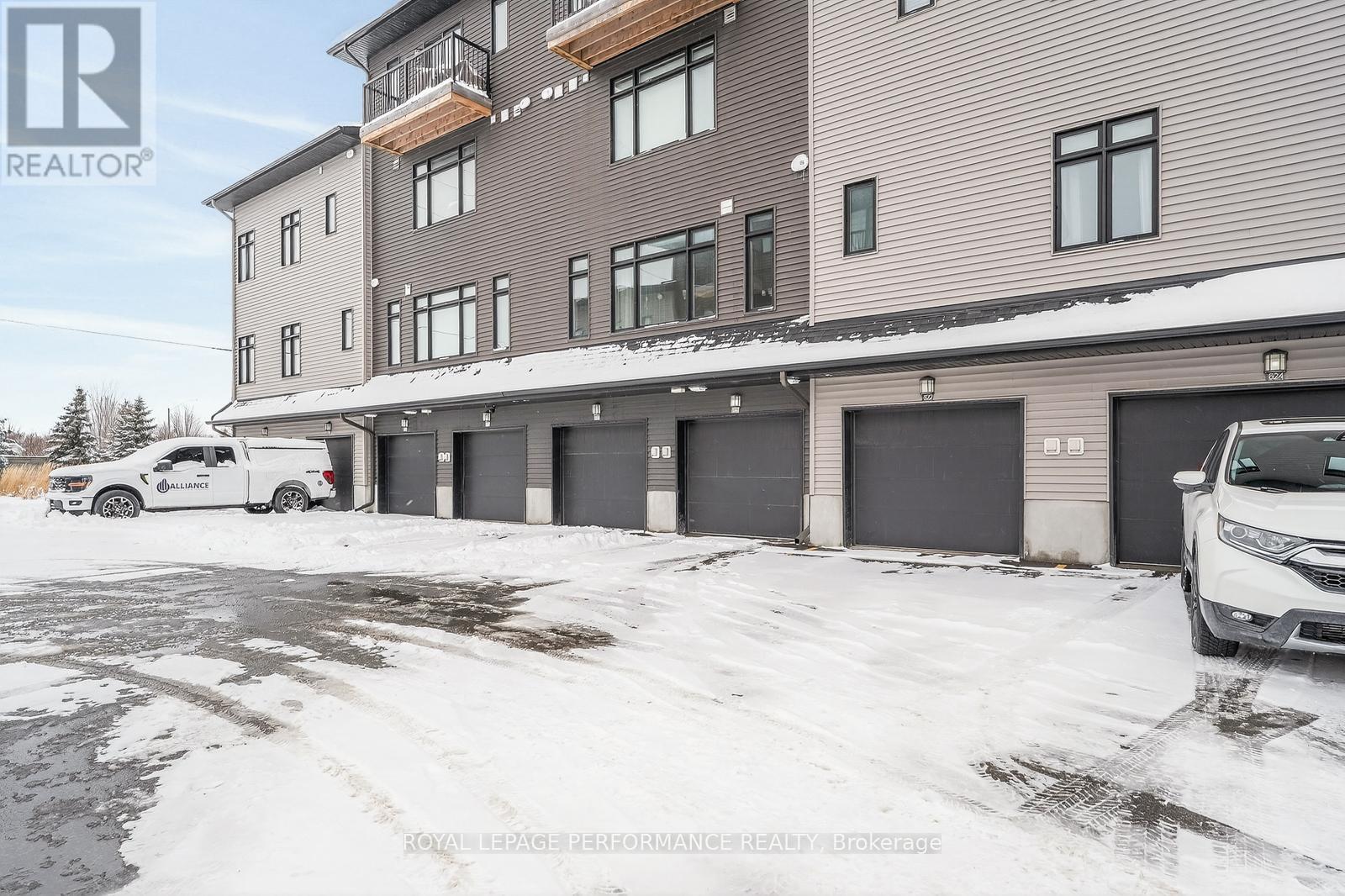 820 Ralph Hennessy Ave Avenue, Ottawa, Ontario  K1X 0E4 - Photo 19 - X12899594