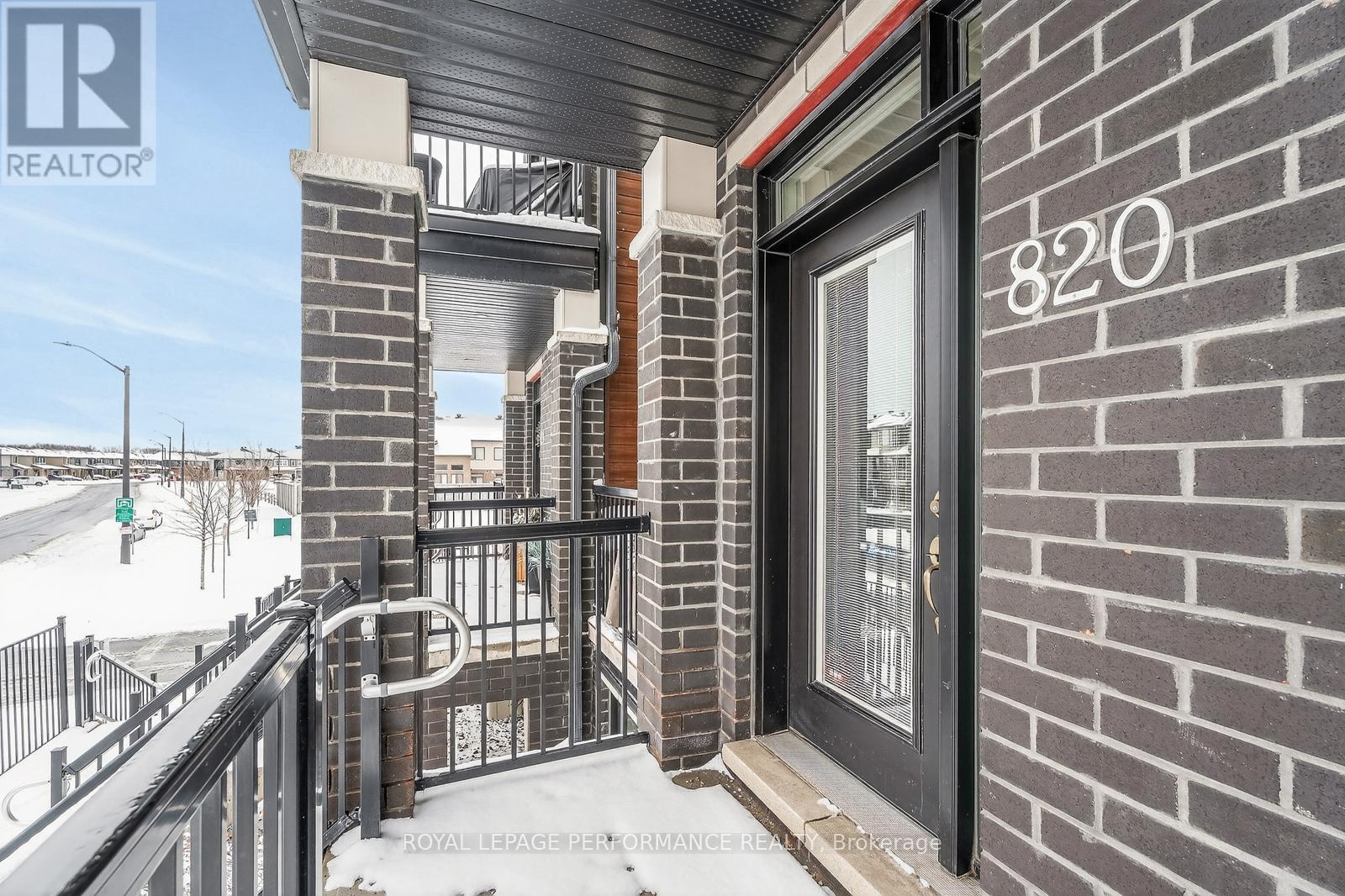 820 Ralph Hennessy Ave Avenue, Ottawa, Ontario  K1X 0E4 - Photo 2 - X12899594