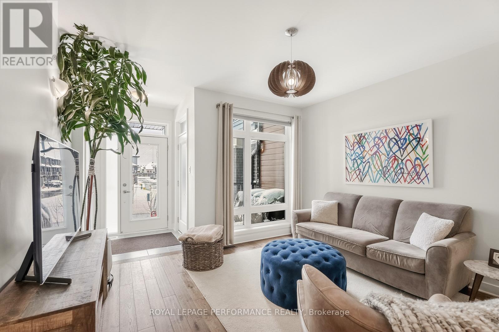 820 Ralph Hennessy Ave Avenue, Ottawa, Ontario  K1X 0E4 - Photo 5 - X12899594