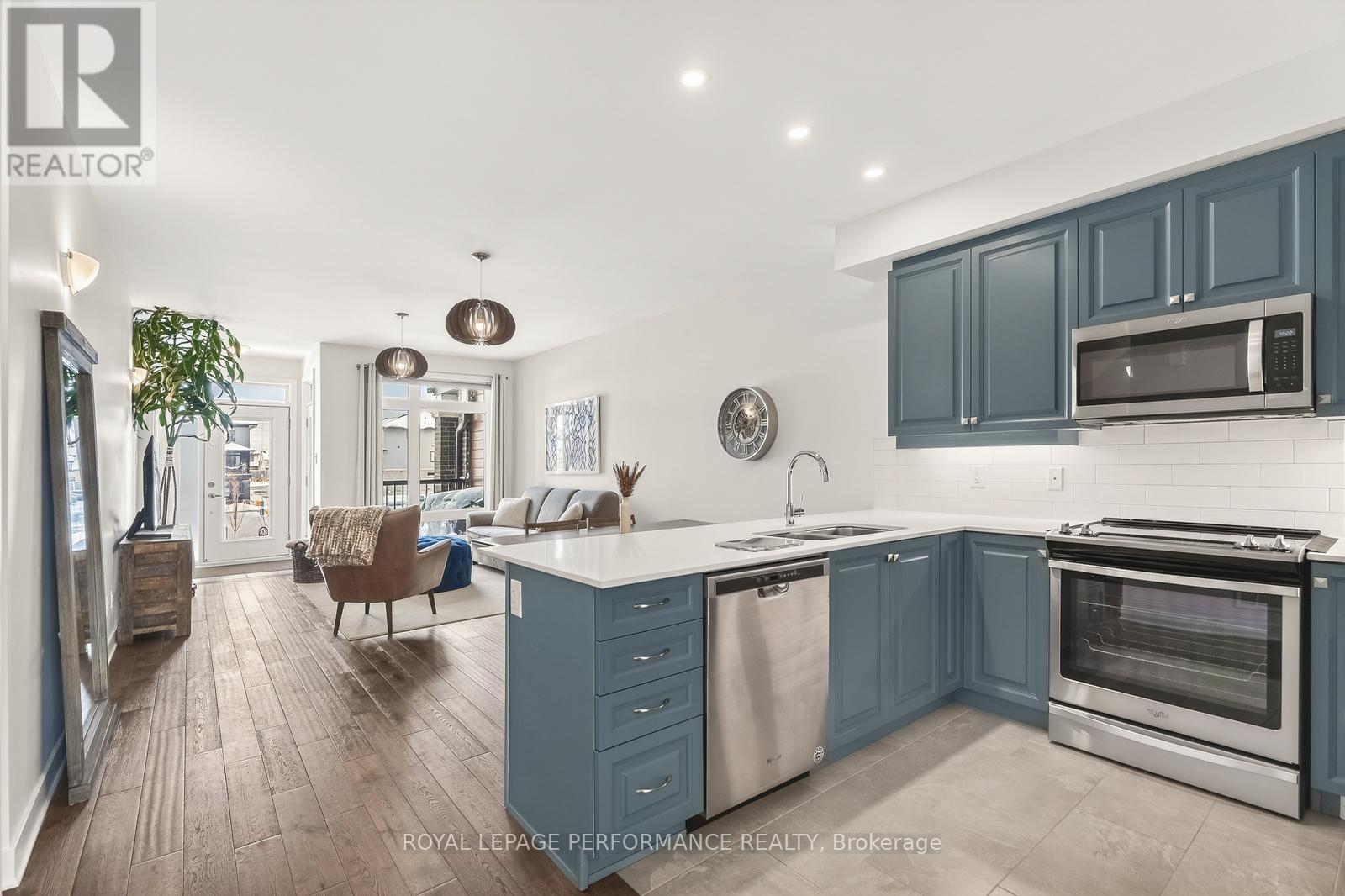 820 Ralph Hennessy Ave Avenue, Ottawa, Ontario  K1X 0E4 - Photo 9 - X12899594