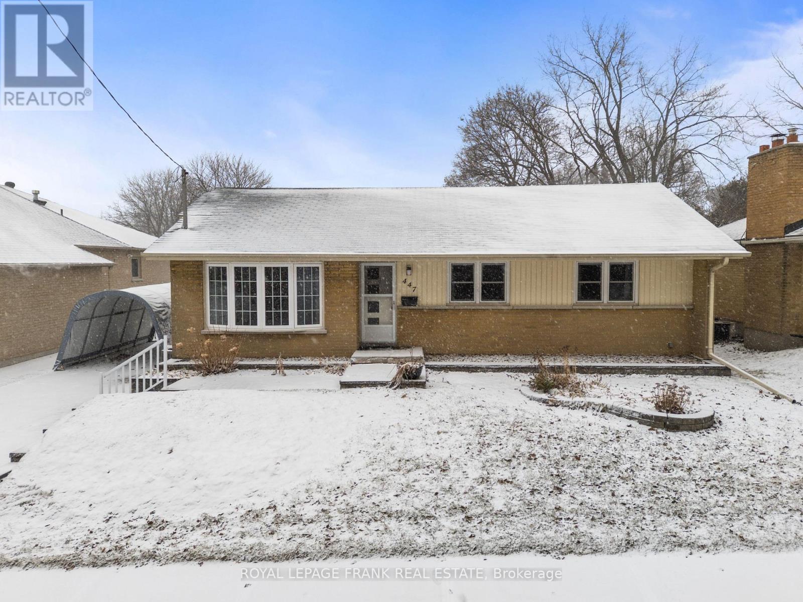 447 RIDGEWAY AVENUE, Oshawa, Ontario