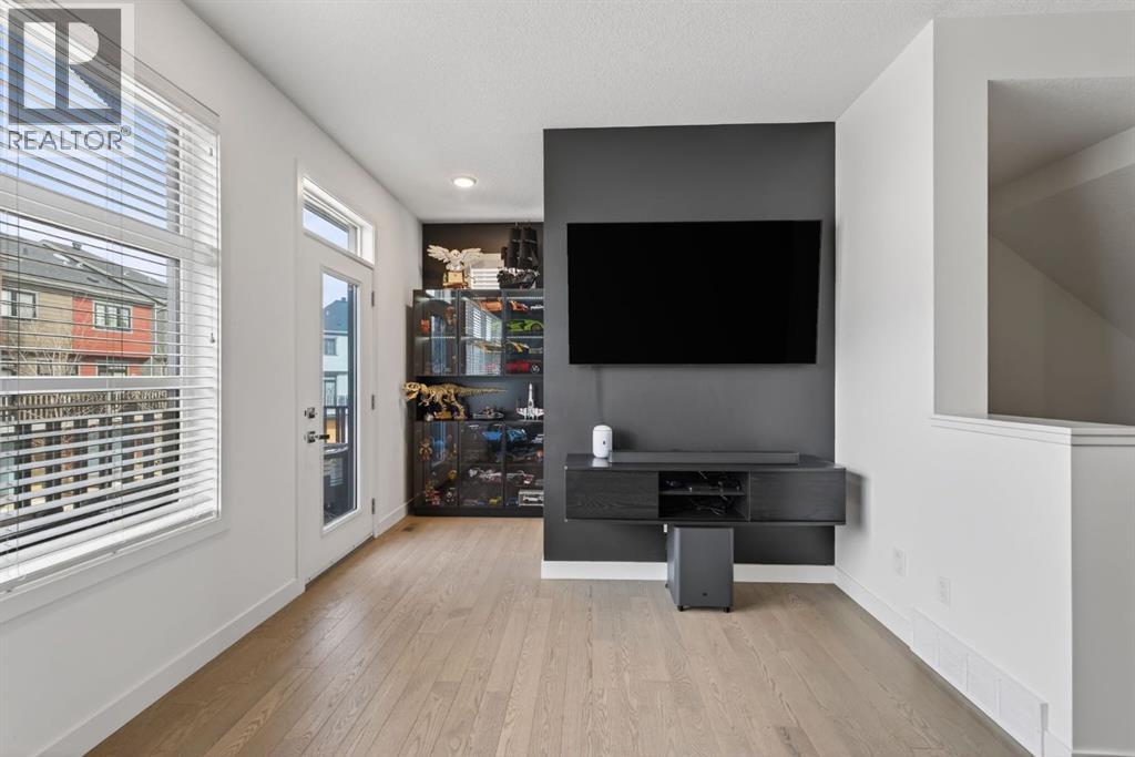 252 Walden Path SE, Calgary, Alberta  T2X 4C4 - Photo 4 - A2290911