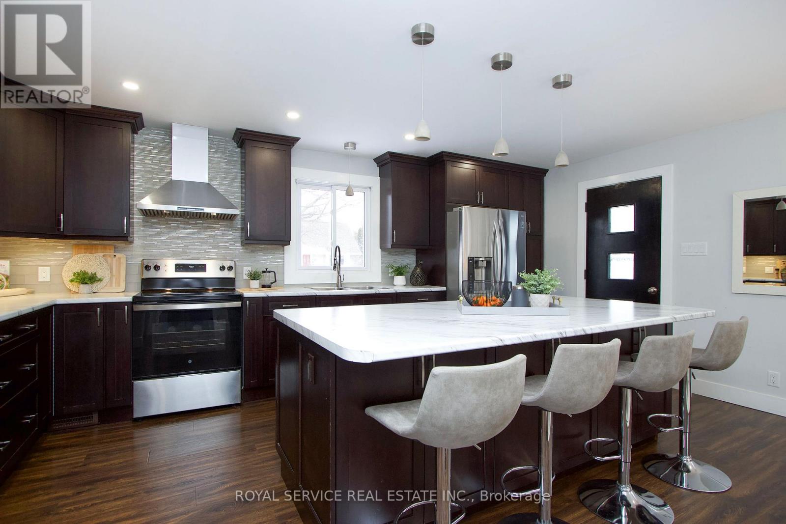 383 Campbell Street, Cobourg, Ontario  K9A 4C1 - Photo 3 - X12899614