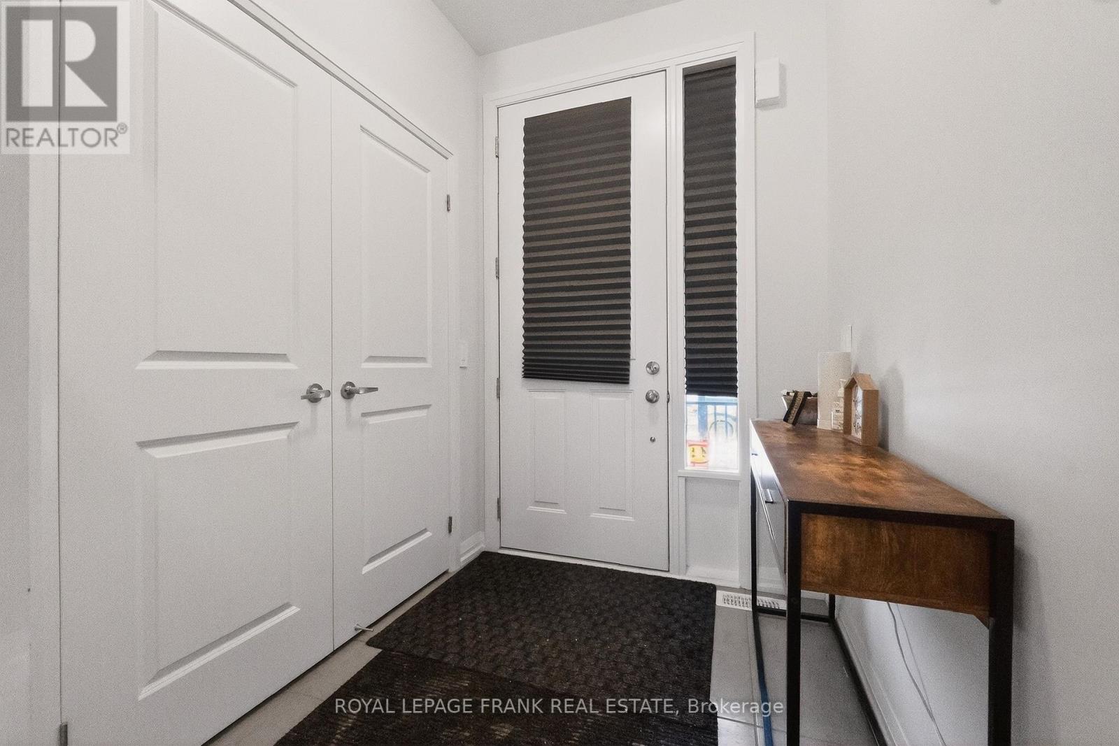 28 Corley Street, Kawartha Lakes, Ontario  K9V 6C2 - Photo 3 - X12899634