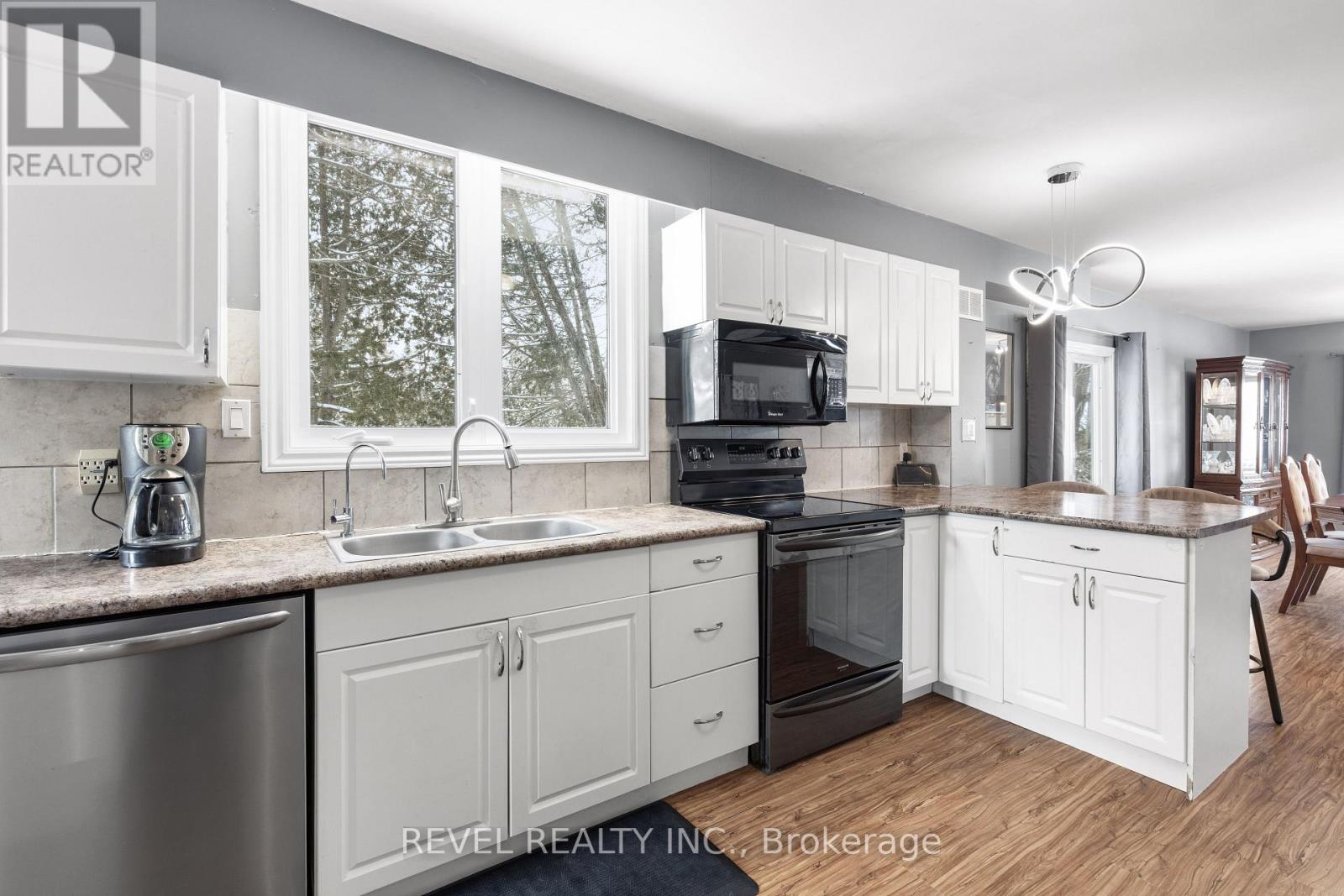 1393 Killarney Bay Road, Kawartha Lakes (Fenelon), Ontario  K0M 1G0 - Photo 16 - X12899642