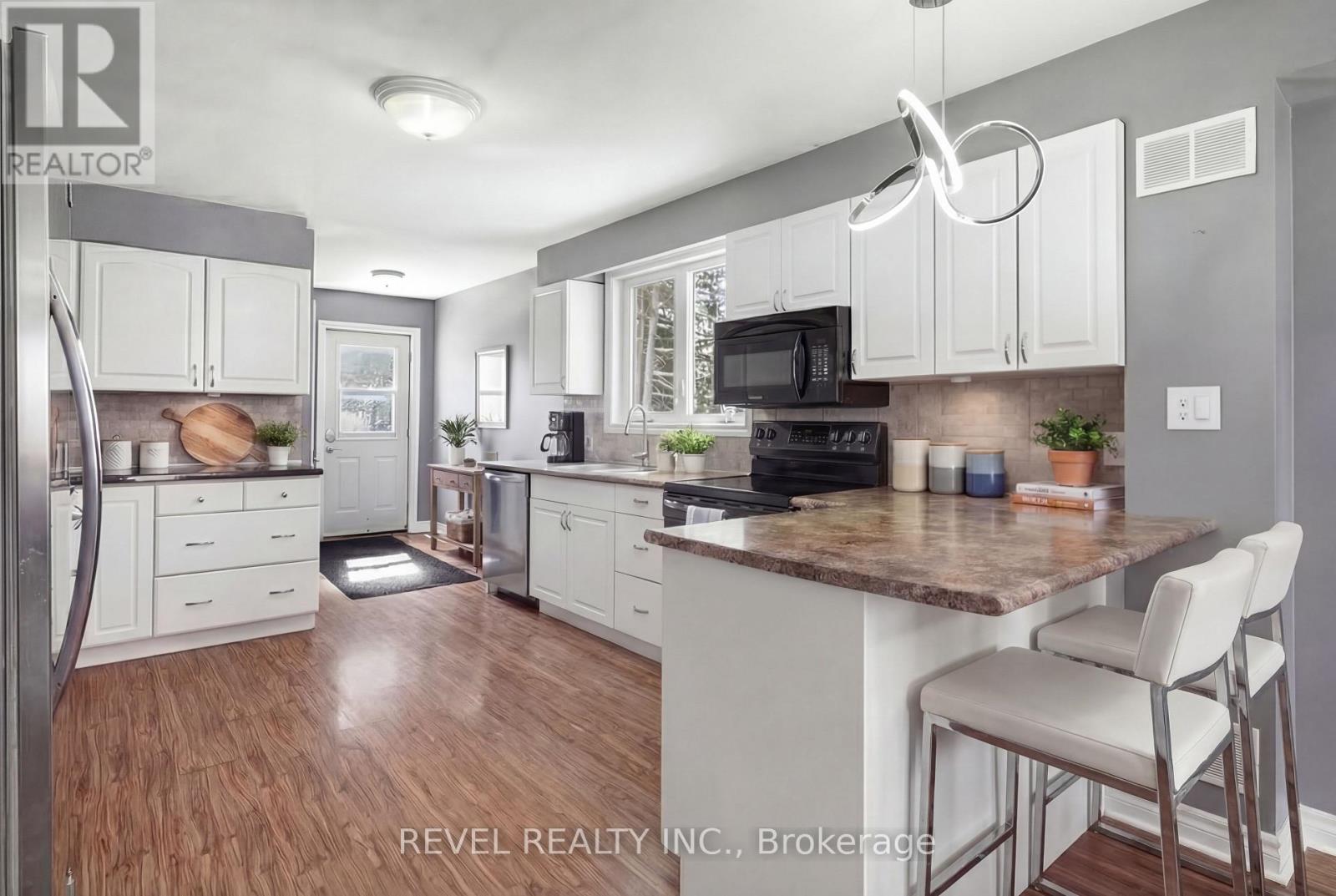 1393 Killarney Bay Road, Kawartha Lakes (Fenelon), Ontario  K0M 1G0 - Photo 17 - X12899642