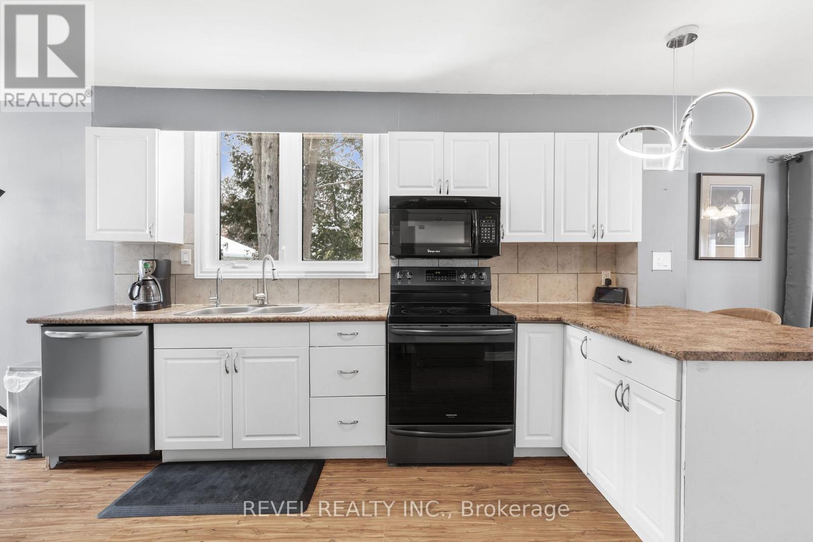 1393 Killarney Bay Road, Kawartha Lakes (Fenelon), Ontario  K0M 1G0 - Photo 19 - X12899642