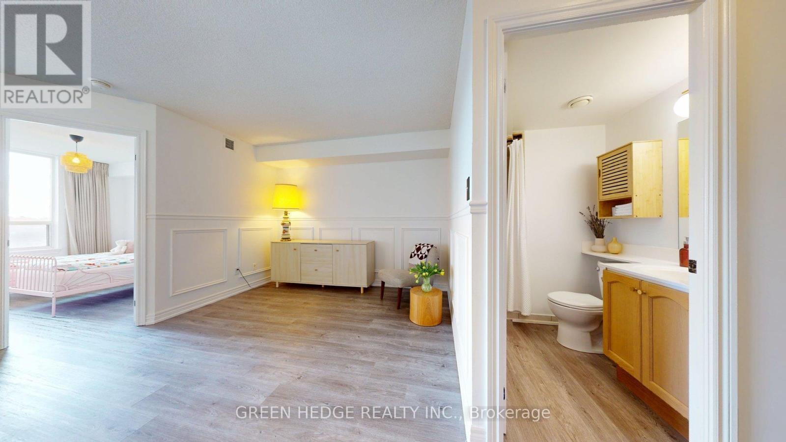 901 - 1700 Eglinton Avenue E, Toronto, Ontario  M4A 2X4 - Photo 8 - C12899598