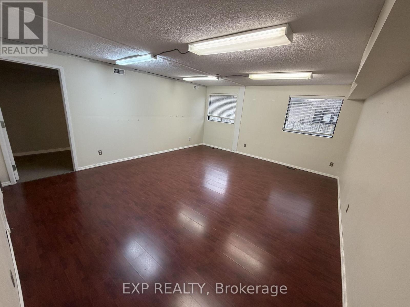 Upper - 89 Wharncliffe Road N, London North, Ontario  N6H 2A7 - Photo 12 - X12899482