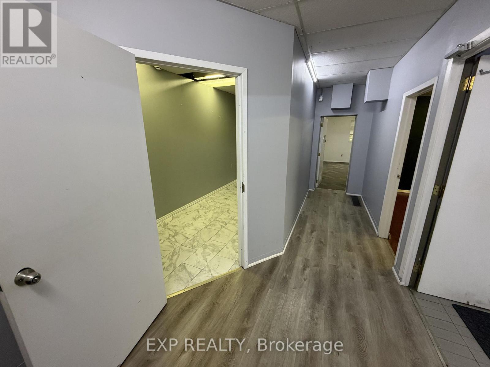 Upper - 89 Wharncliffe Road N, London North, Ontario  N6H 2A7 - Photo 6 - X12899482