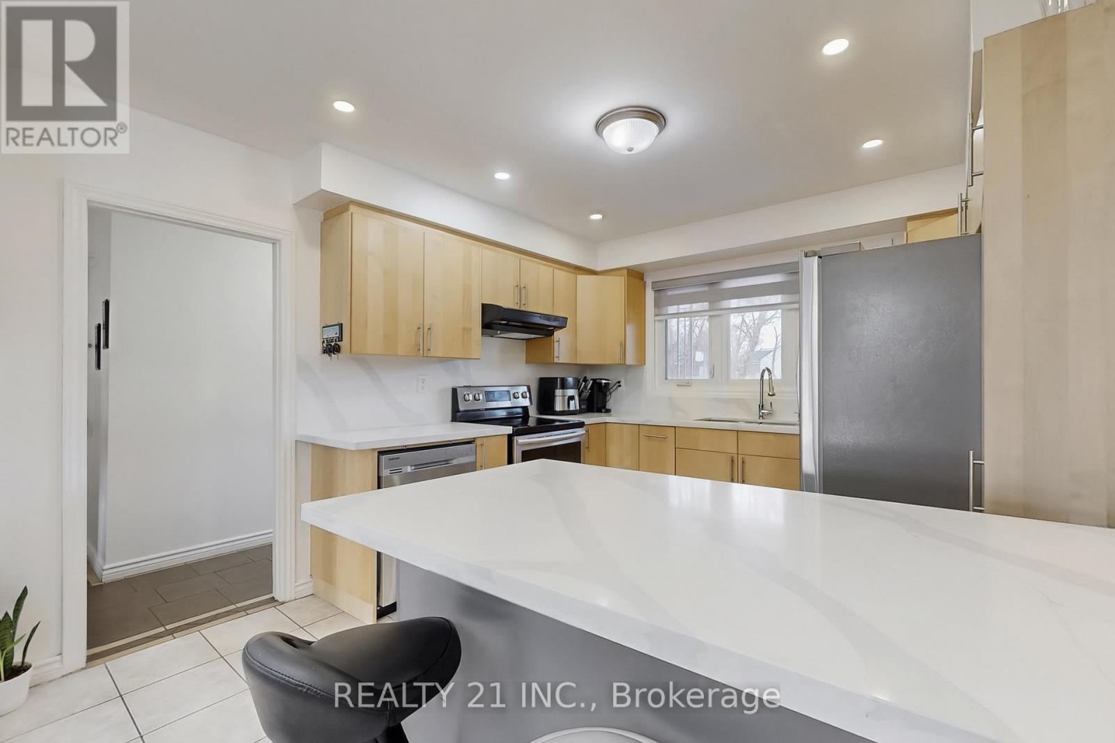 194a Magnolia Avenue, Toronto, Ontario  M1K 3K8 - Photo 14 - E12899462