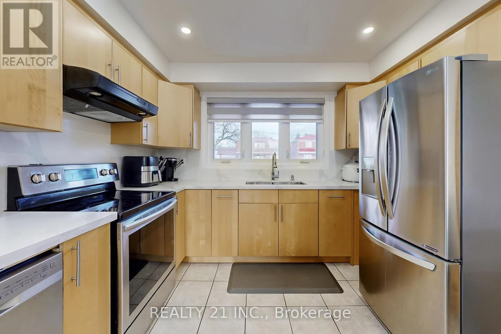 194a Magnolia Avenue, Toronto, Ontario  M1K 3K8 - Photo 15 - E12899462