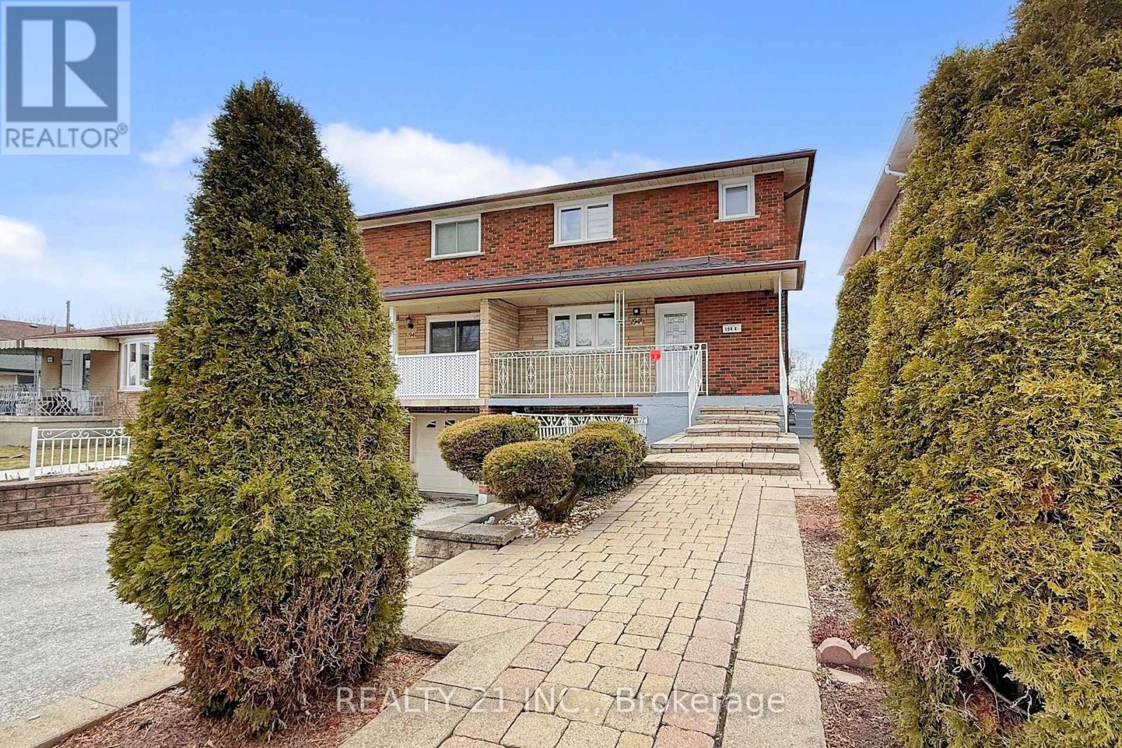 194a Magnolia Avenue, Toronto, Ontario  M1K 3K8 - Photo 3 - E12899462
