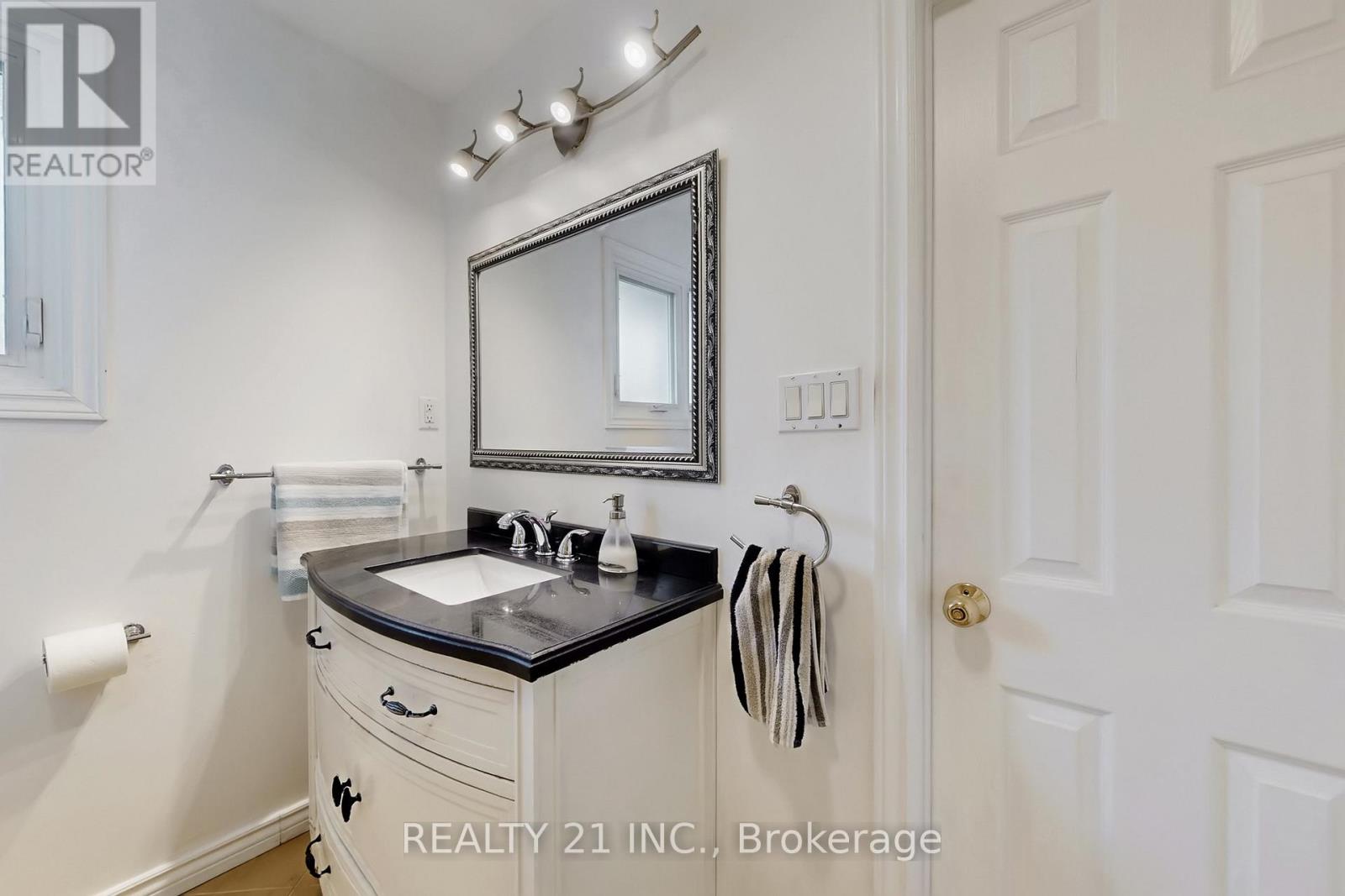 194a Magnolia Avenue, Toronto, Ontario  M1K 3K8 - Photo 35 - E12899462