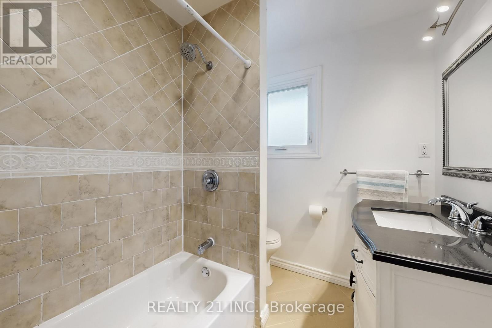 194a Magnolia Avenue, Toronto, Ontario  M1K 3K8 - Photo 36 - E12899462