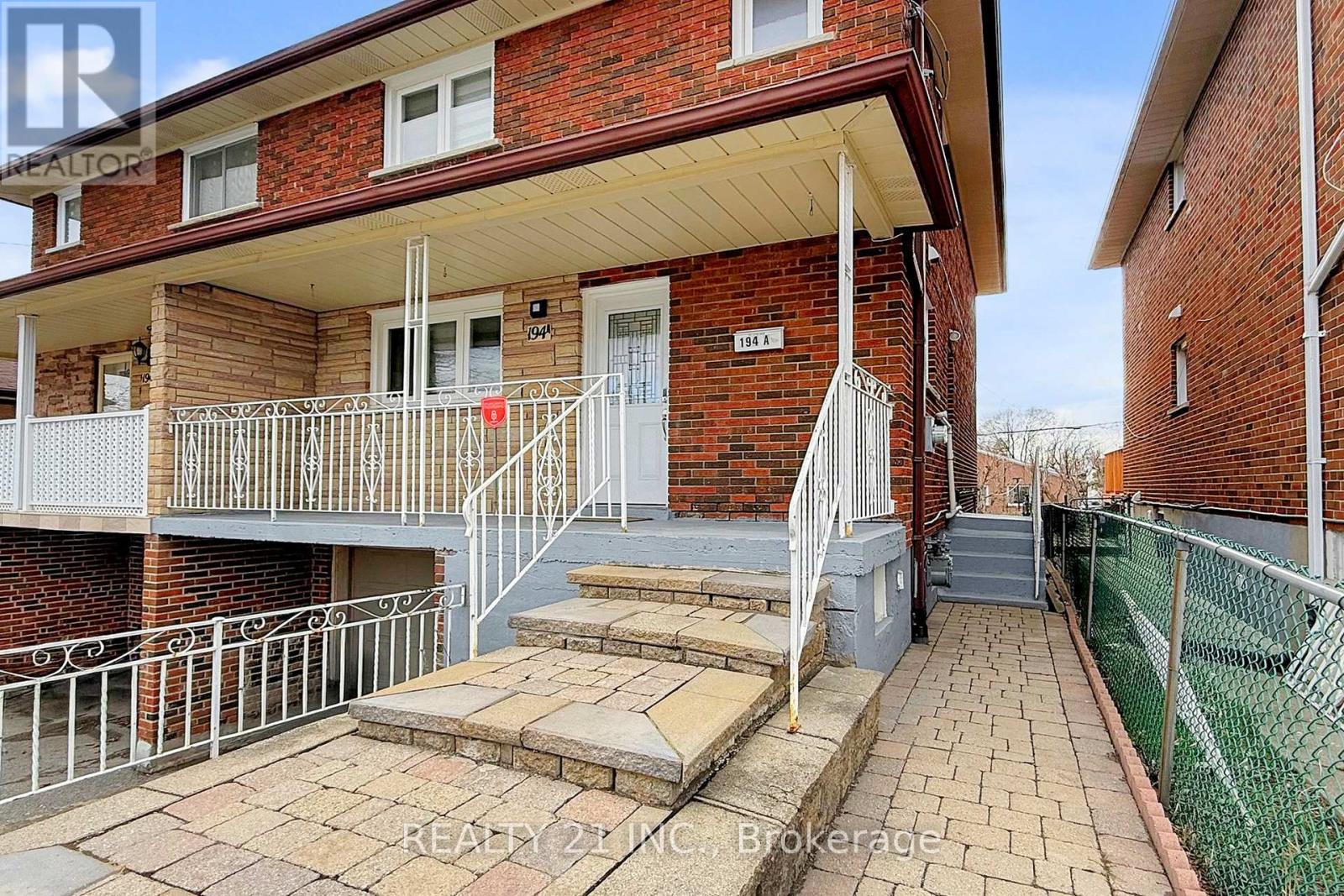 194a Magnolia Avenue, Toronto, Ontario  M1K 3K8 - Photo 5 - E12899462