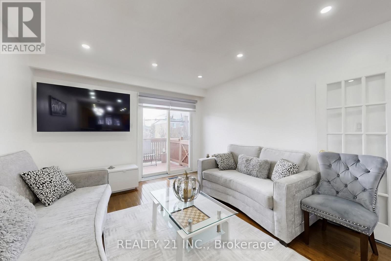 194a Magnolia Avenue, Toronto, Ontario  M1K 3K8 - Photo 9 - E12899462