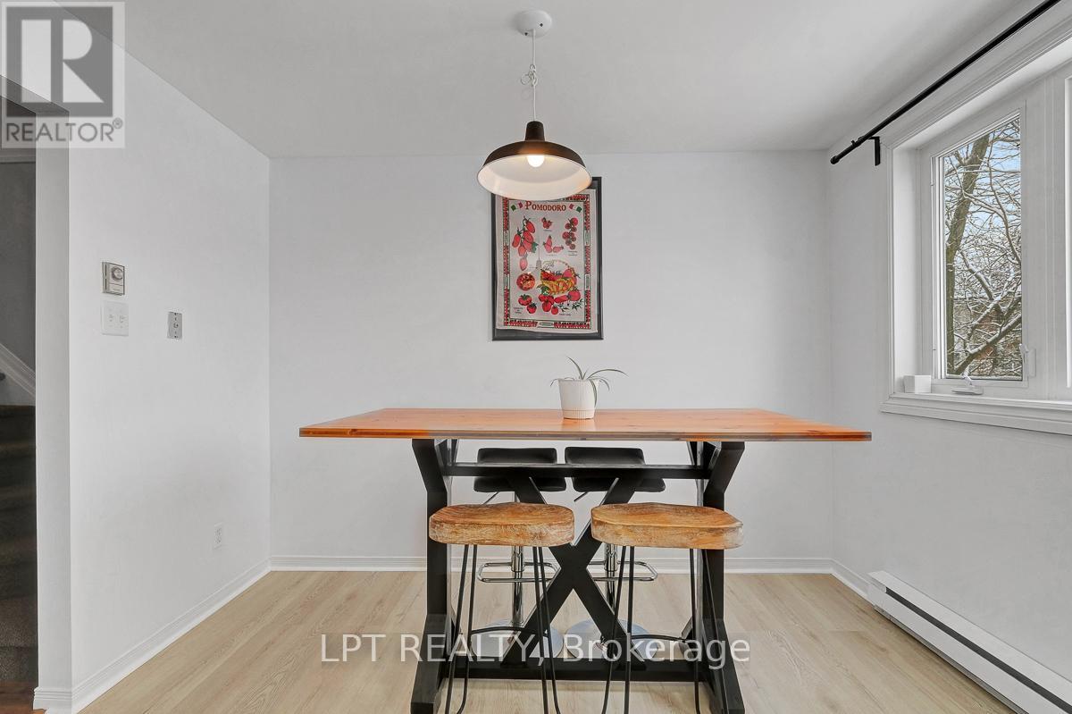 30 - 204 Briston Avenue, Ottawa, Ontario  K1G 5P8 - Photo 11 - X12899474