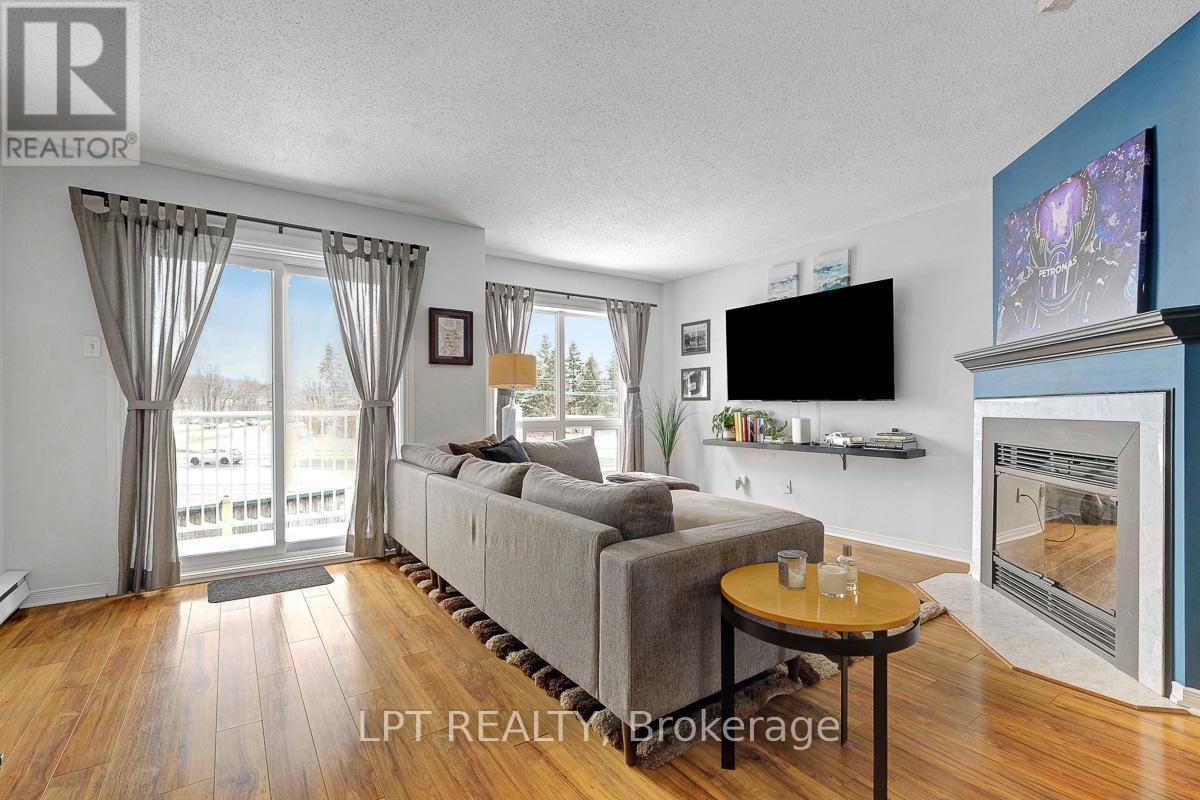 30 - 204 Briston Avenue, Ottawa, Ontario  K1G 5P8 - Photo 4 - X12899474