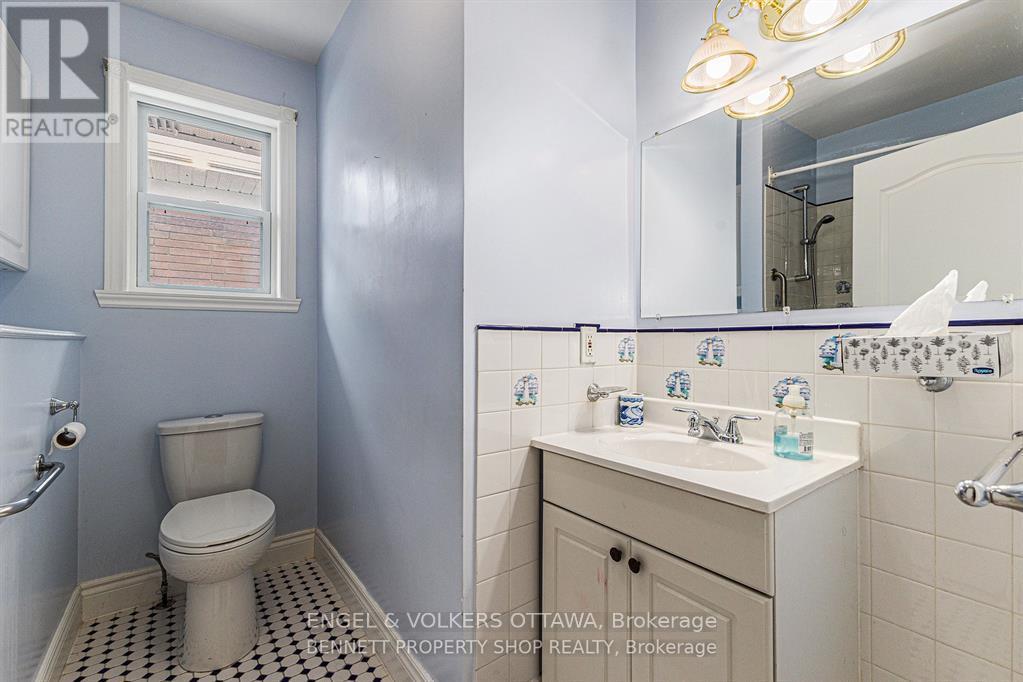 B - 668 Chapman Boulevard, Ottawa, Ontario  K1G 1T6 - Photo 7 - X12899496