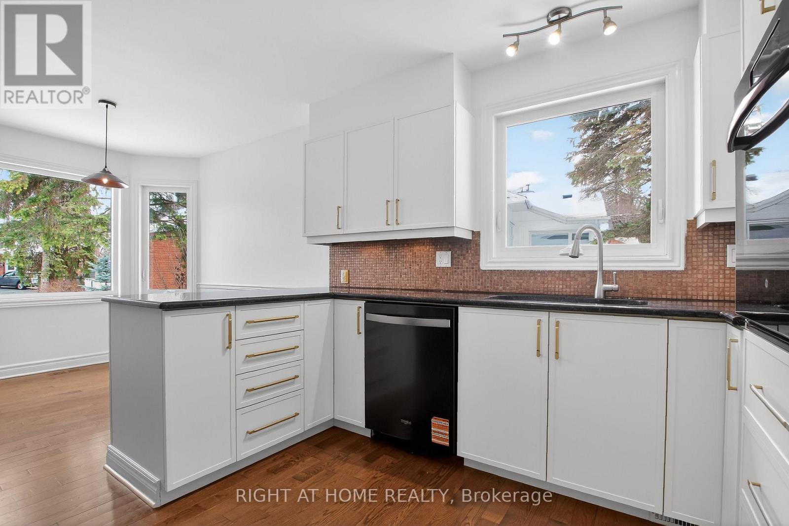 100 Darlington Private W, Ottawa, Ontario  K1V 0X8 - Photo 6 - X12899540