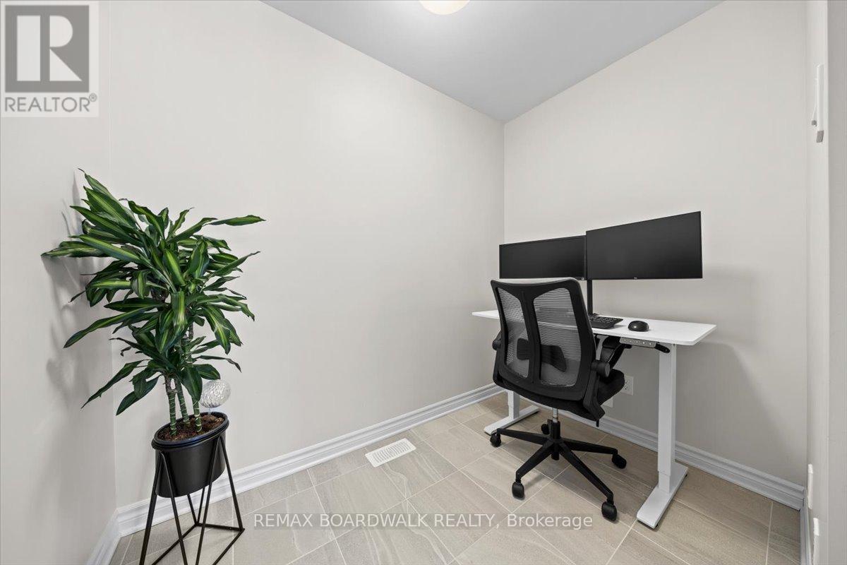 274 Pastel Way, Ottawa, Ontario  K2J 6C1 - Photo 3 - X12899554