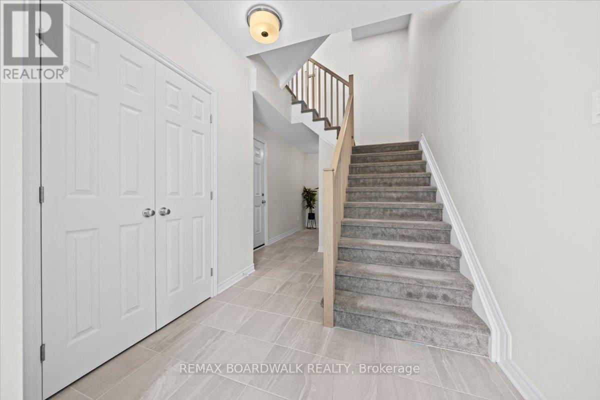 274 Pastel Way, Ottawa, Ontario  K2J 6C1 - Photo 4 - X12899554