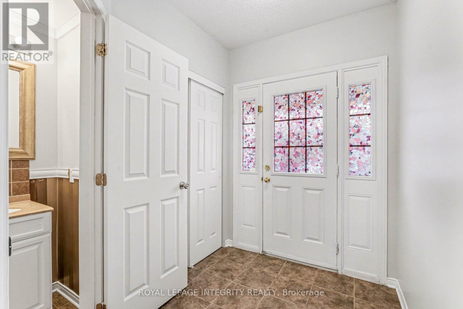 429 Ashbourne Crescent, Ottawa, Ontario  K2J 0H7 - Photo 3 - X12899572