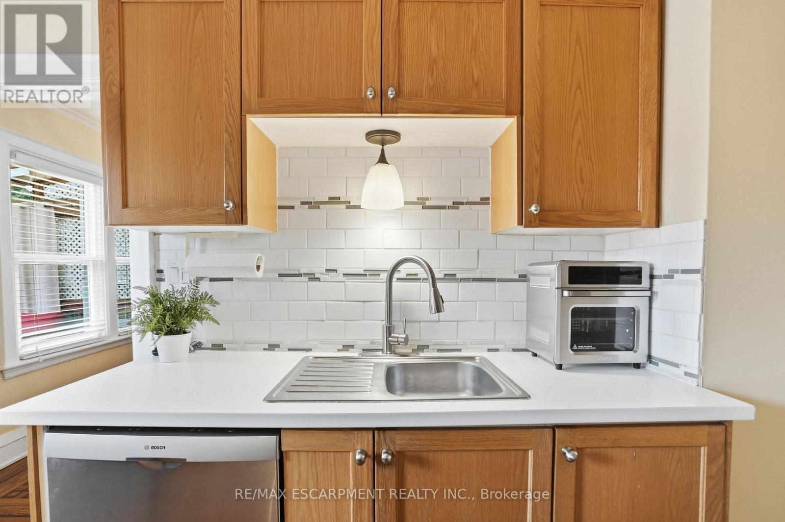 223 Park Row, Hamilton (Delta), Ontario  L8K 2K4 - Photo 17 - X12897048