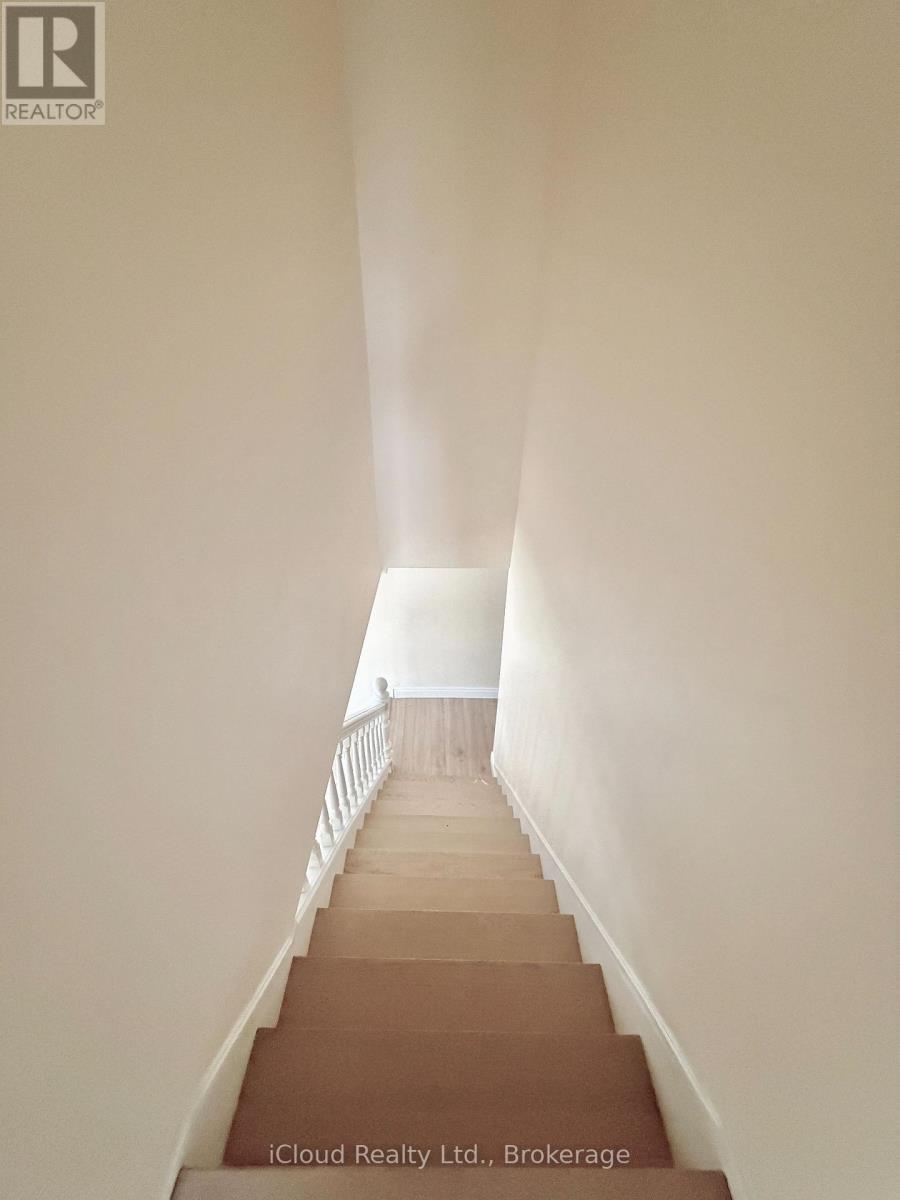 405 Upper Wentworth Street, Hamilton (Inch Park), Ontario  L9A 4T4 - Photo 11 - X12898258