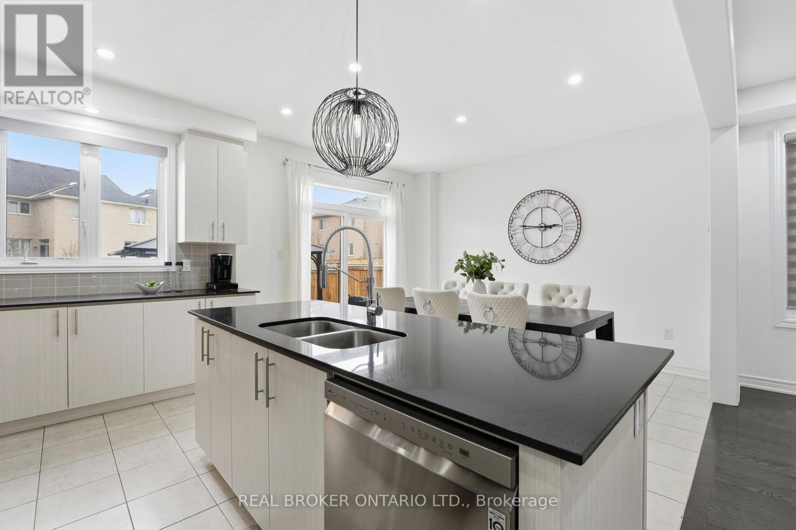 2056 Dale Road, Innisfil (Alcona), Ontario  L9S 0J8 - Photo 6 - N12899508