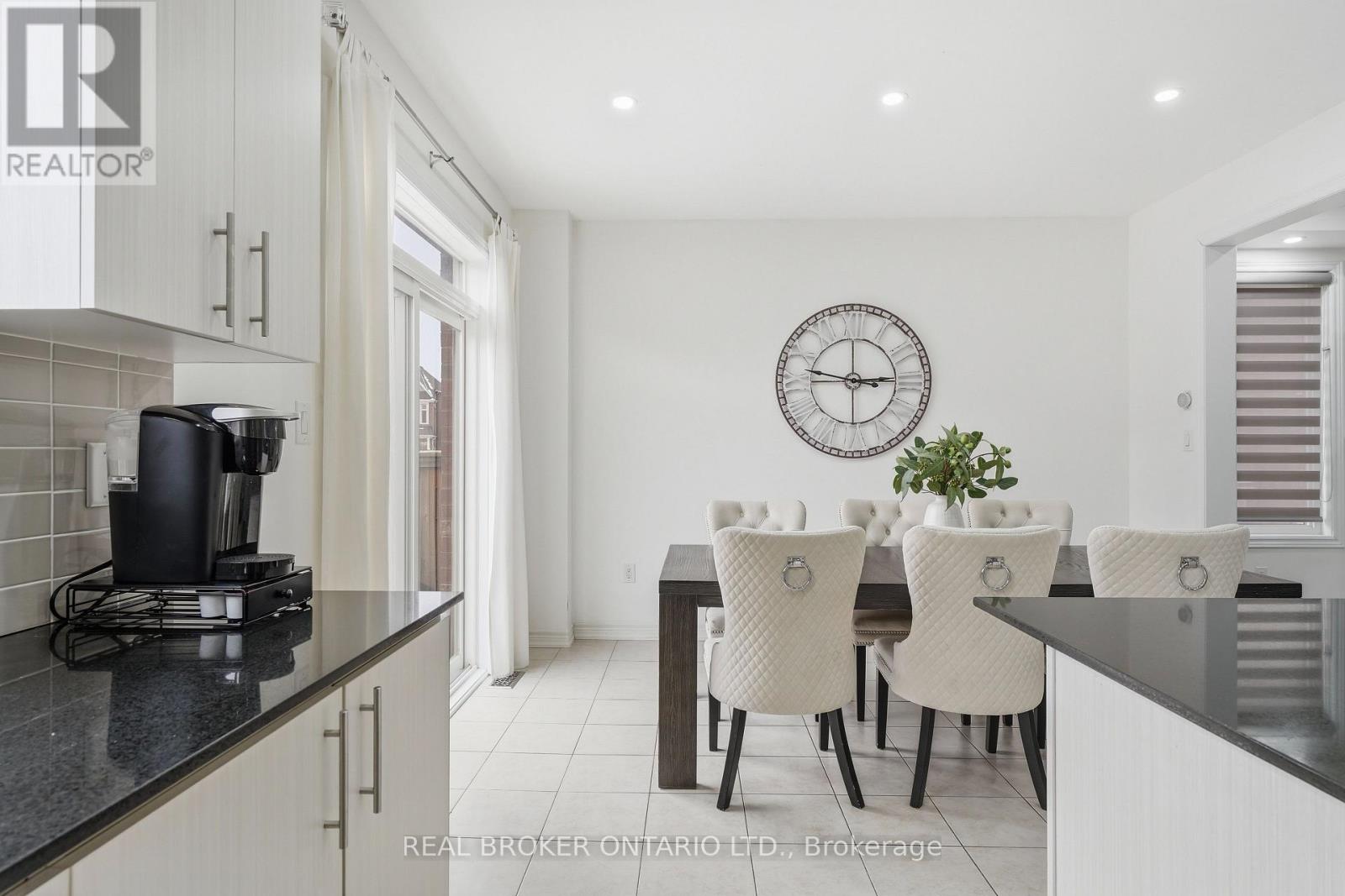 2056 Dale Road, Innisfil (Alcona), Ontario  L9S 0J8 - Photo 8 - N12899508