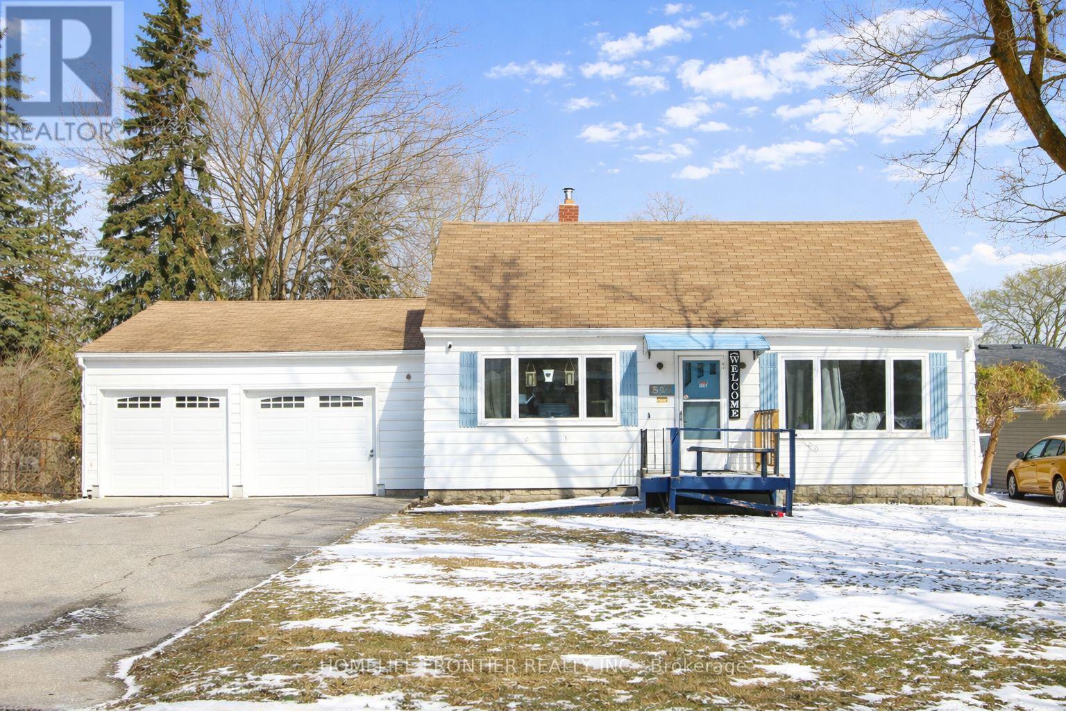 593 WATSON AVENUE, Newmarket, Ontario