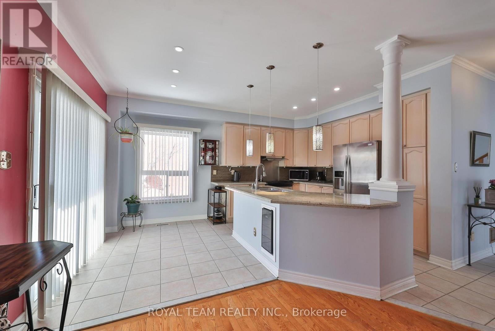 2 Sandway Crescent, Vaughan, Ontario  L6A 2M1 - Photo 25 - N12899588