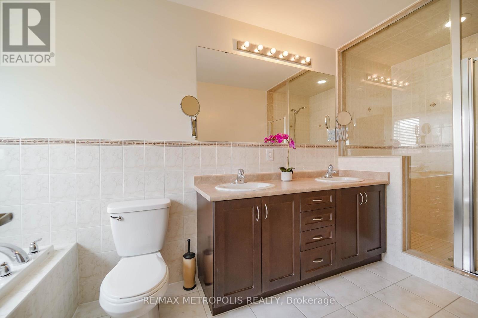 58 Lady Loretta Lane, Vaughan, Ontario  L6A 4E9 - Photo 21 - N12899604