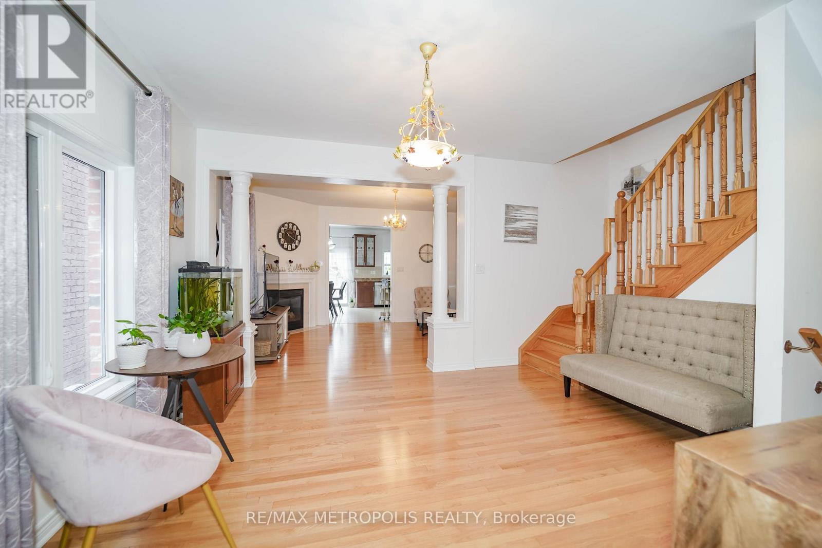 58 Lady Loretta Lane, Vaughan, Ontario  L6A 4E9 - Photo 4 - N12899604