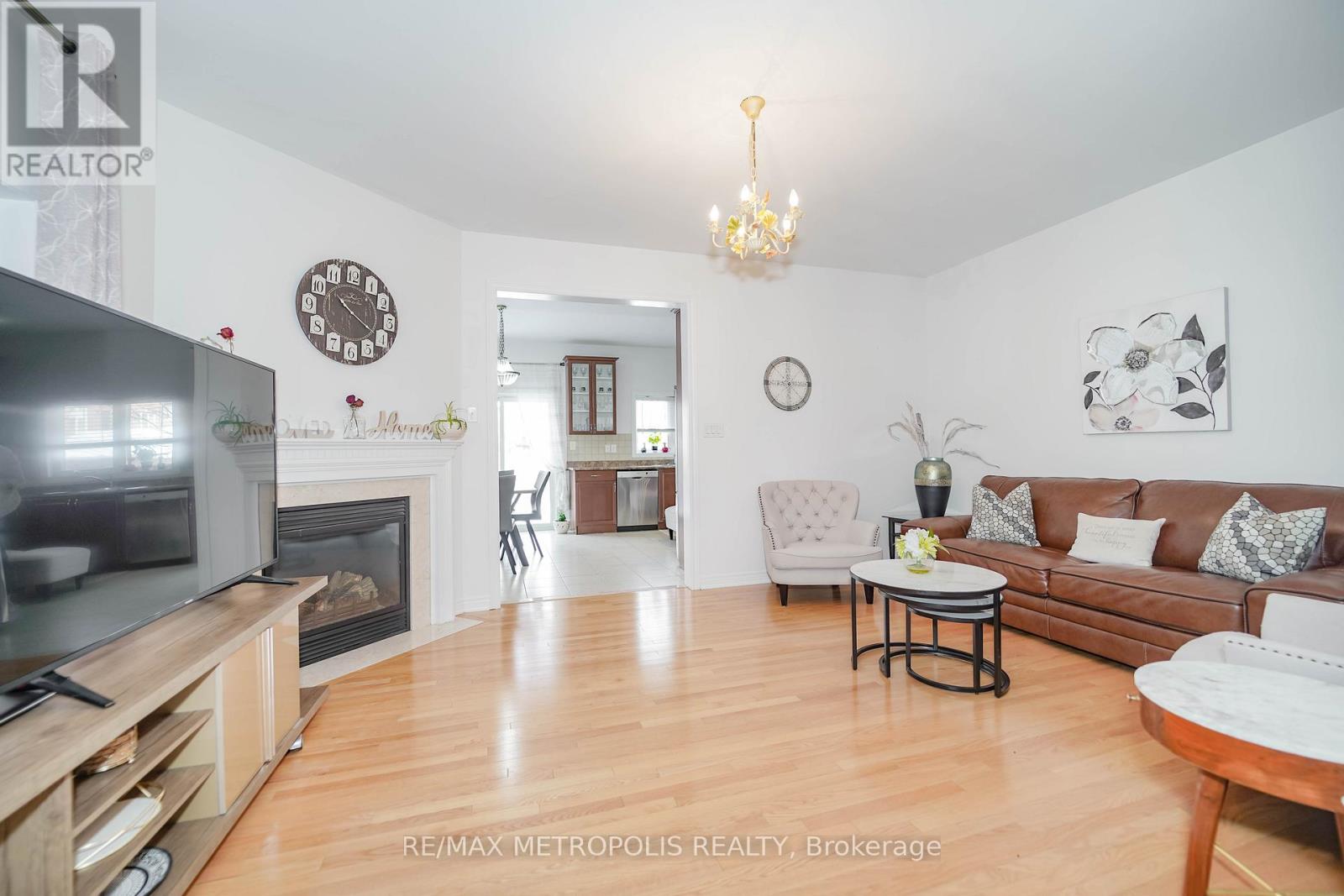 58 Lady Loretta Lane, Vaughan, Ontario  L6A 4E9 - Photo 6 - N12899604