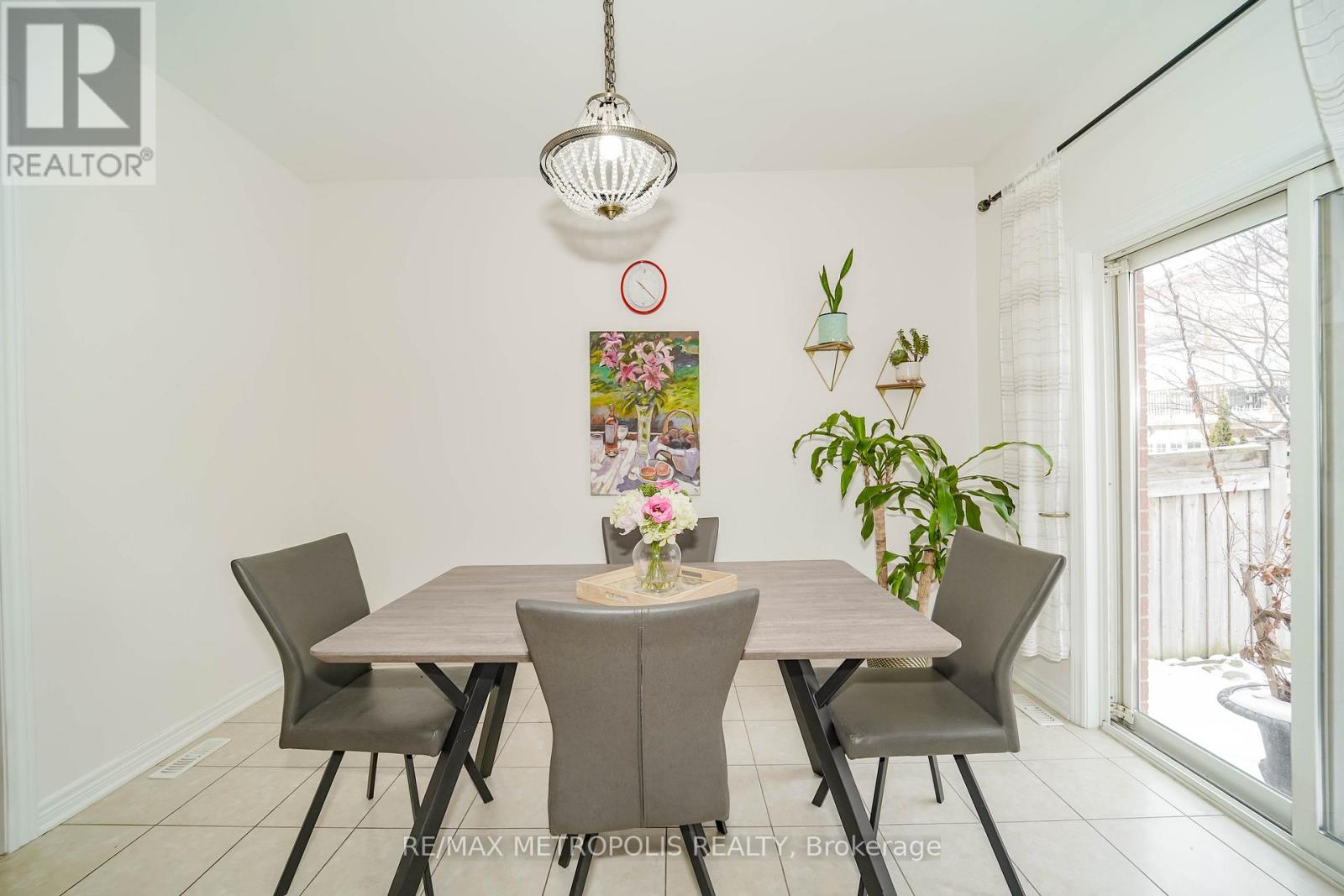 58 Lady Loretta Lane, Vaughan, Ontario  L6A 4E9 - Photo 8 - N12899604