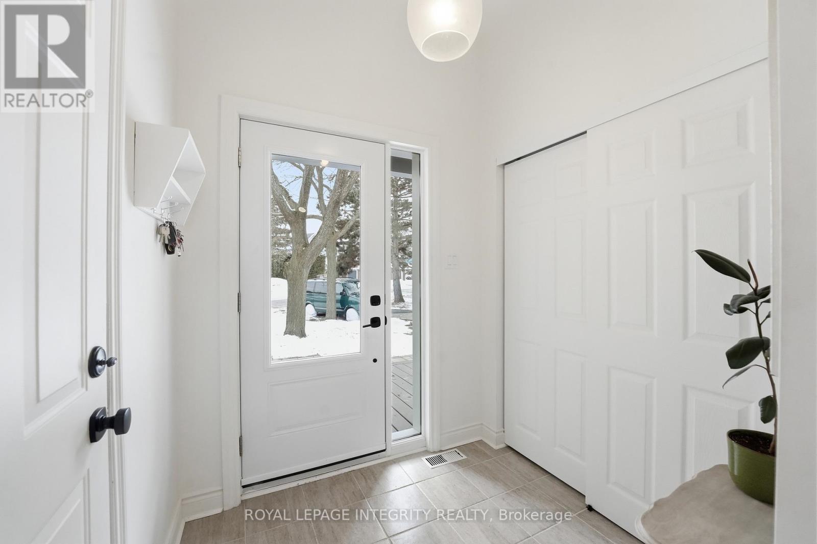 727 Hancock Crescent, Ottawa, Ontario  K4A 3M9 - Photo 3 - X12897924