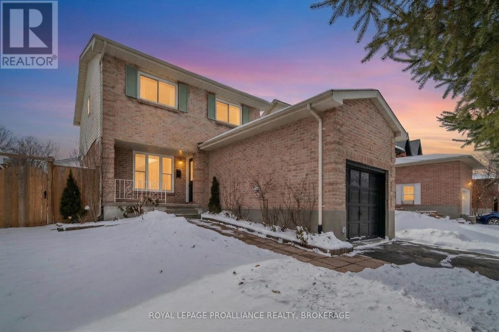 4 BALMORAL COURT, kingston (west of sir john a. blvd), Ontario