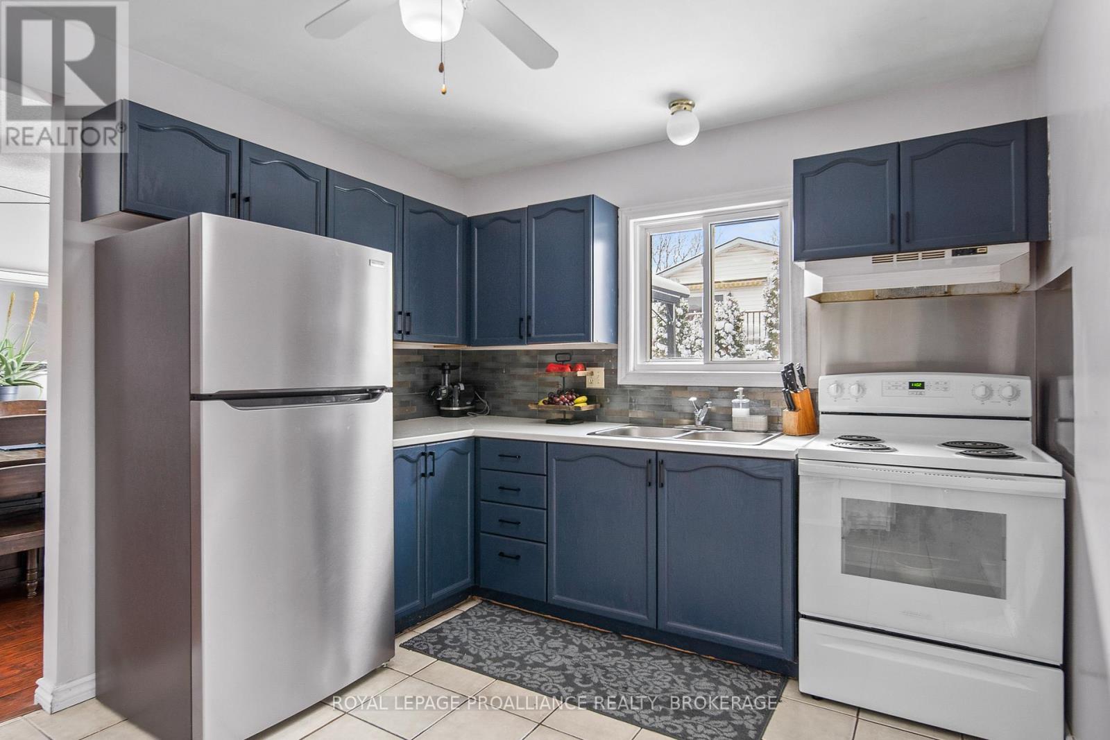 4 Balmoral Court, Kingston (West Of Sir John A. Blvd), Ontario  K7M 7S9 - Photo 14 - X12899590