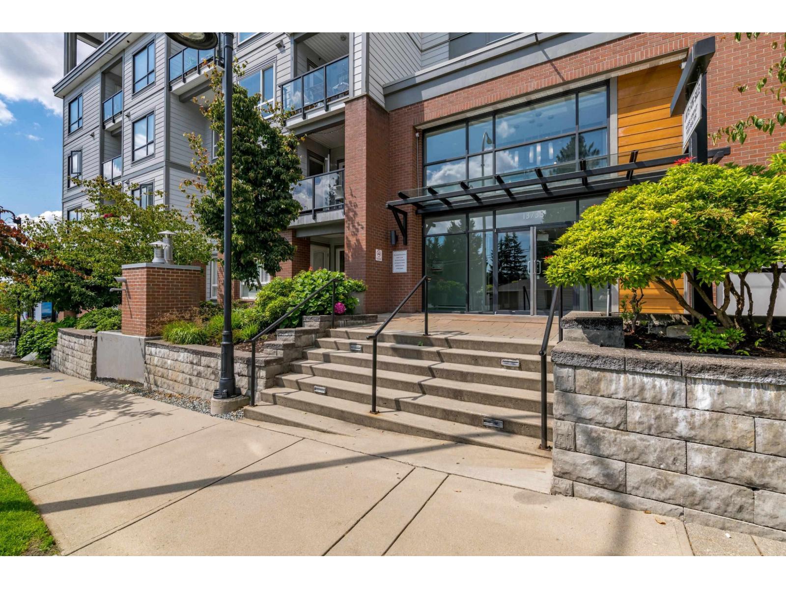 201 13733 107a Avenue, Surrey, British Columbia  V3T 0B7 - Photo 3 - R3100861