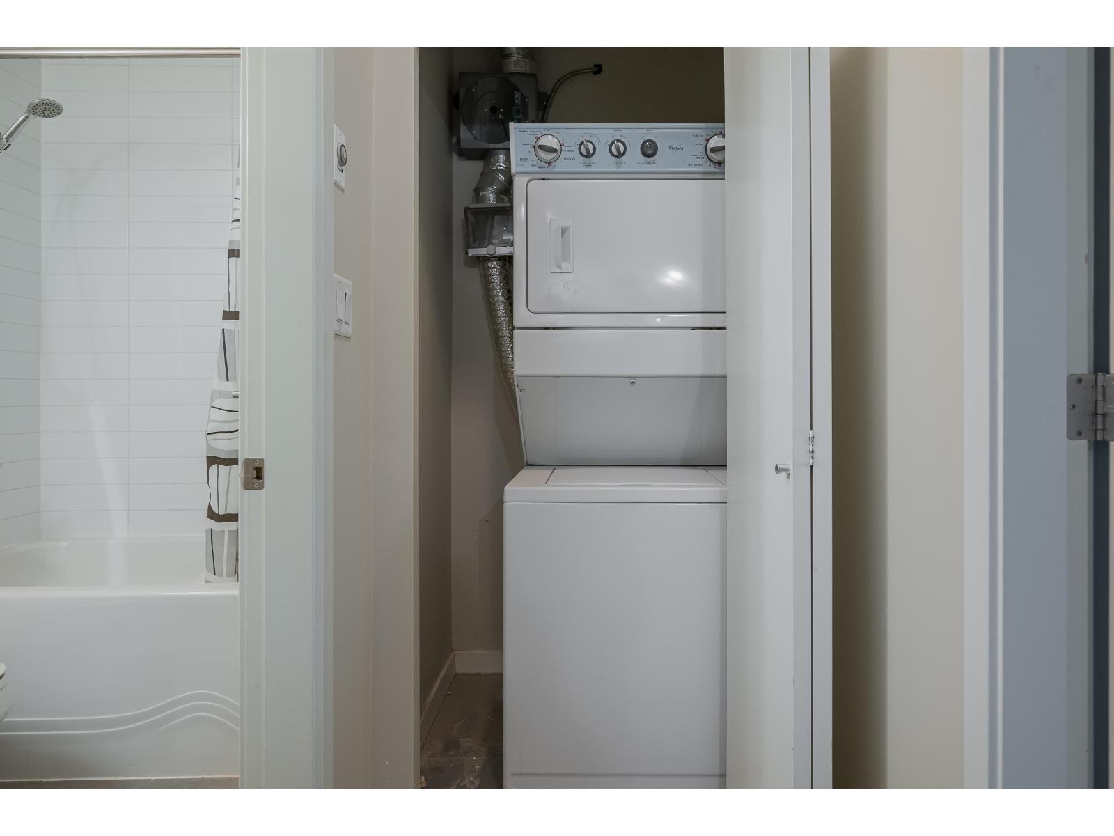 201 13733 107a Avenue, Surrey, British Columbia  V3T 0B7 - Photo 28 - R3100861